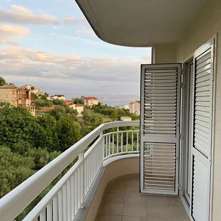 Viktoria * 포드스트라나